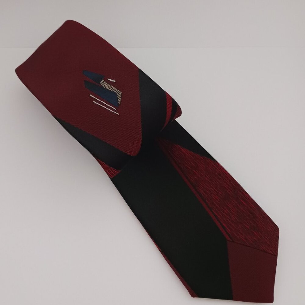 Vintage Bugle Boy Men's Necktie Red Black Slim Geometric 2.75” x 54.5” Long